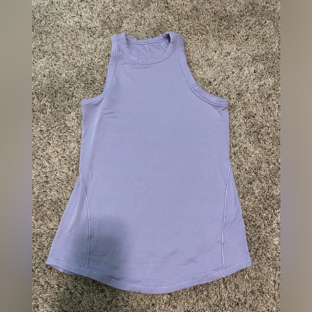 Lululemon hold tight lilac smoke color tank size 8, great preowned condition